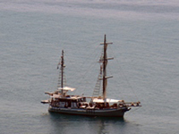 Прогулочное судно стилизованное под старинный парусник. Керкира, Корфу