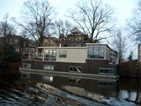 Плавучий дом  "коттеджного типа"  на прямоугольном железобетонном понтоне