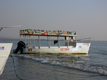Пассажирское судно с подвесным мотором (Румыния, Констанца).
